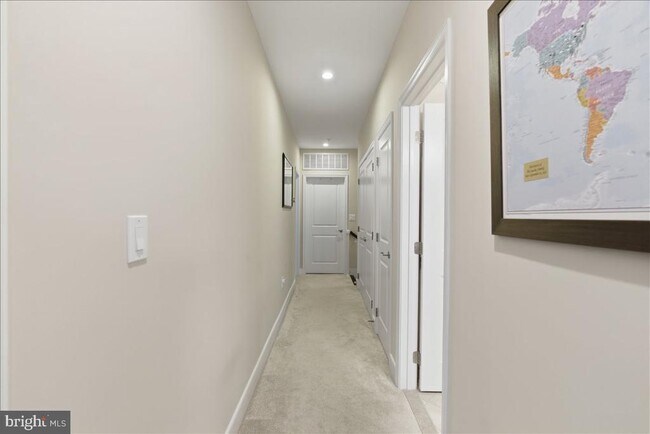 Building Photo - 1418 N Rhodes St