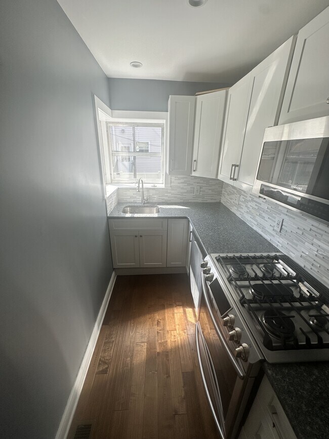 Building Photo - 2828 S 12th St