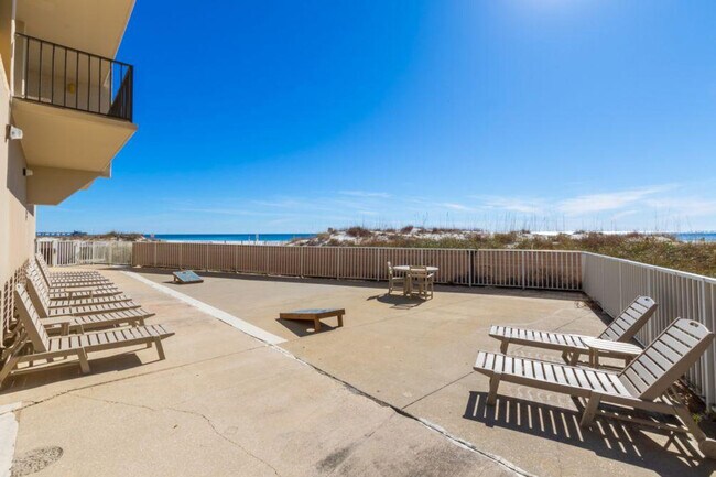 Building Photo - 511 E Beach Blvd