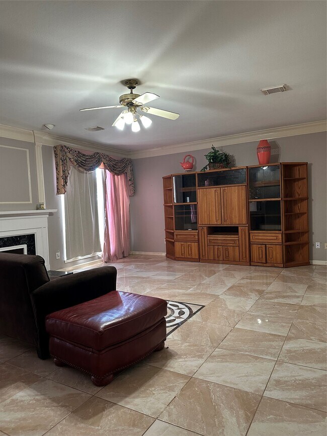 Building Photo - 4006 Bay Shore Dr