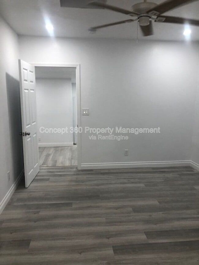 Building Photo - 1327 W Parade St