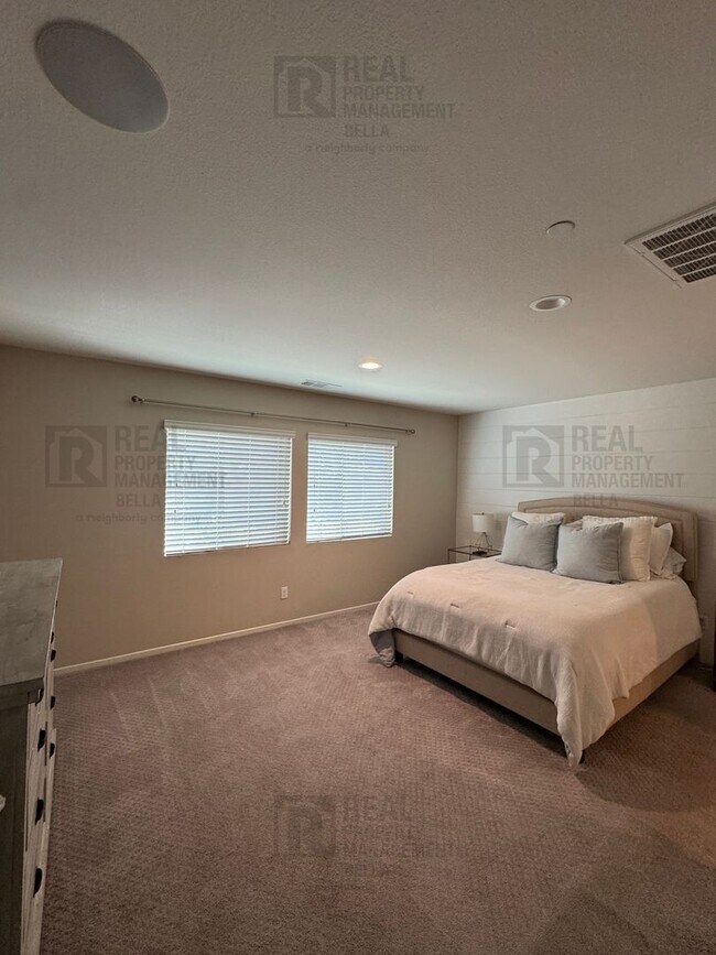 Building Photo - 31372 McKenna Ct
