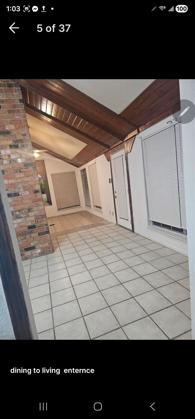 Building Photo - 4011 Alshire Dr