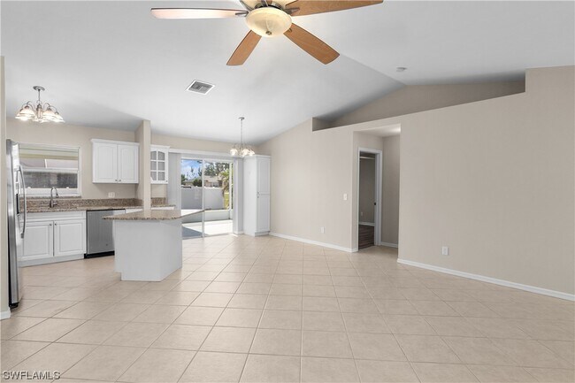 Building Photo - 2721 SW 12th Ave