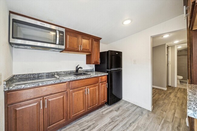 Building Photo - 21423 Park Valley Dr