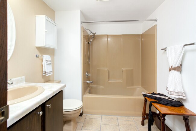 Building Photo - 3500 Northridge Ct