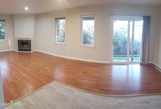 Building Photo - 28 Bayview Ct