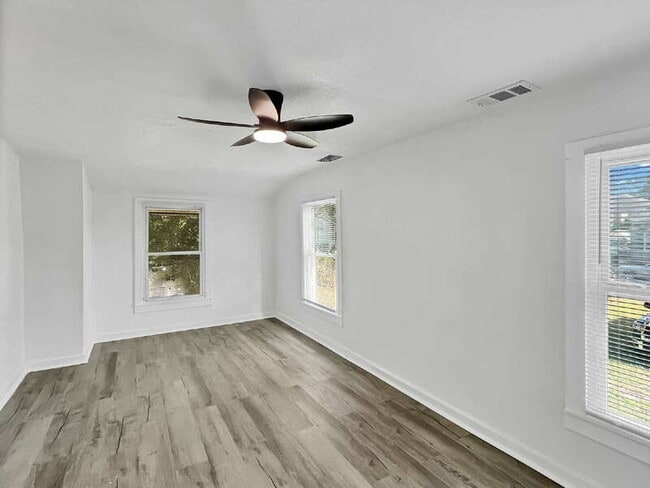 Building Photo - 2006 Texas Ave