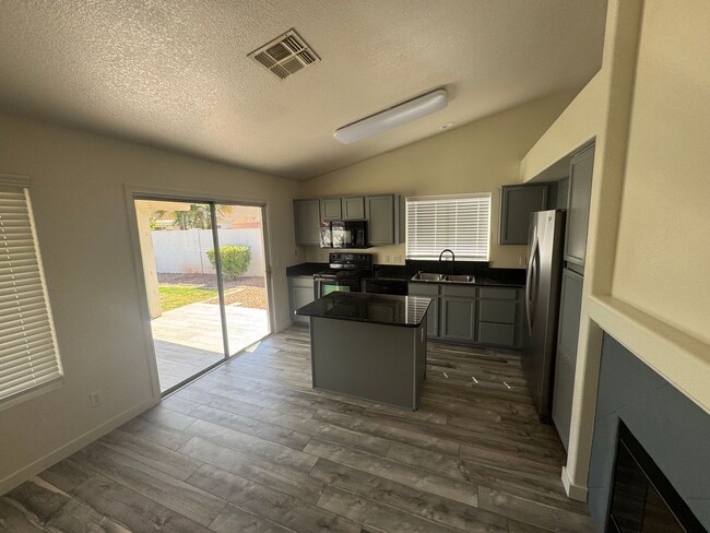 Building Photo - 9155 W Villa Rita Dr