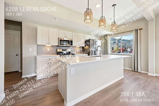Building Photo - 6208 Lenexa Grv