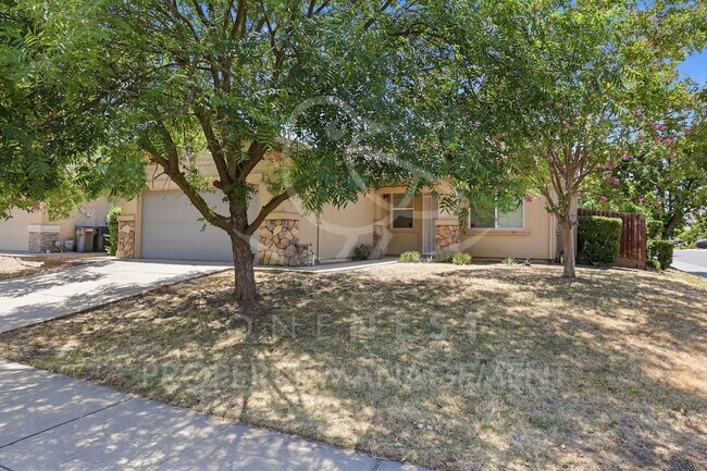 Building Photo - 3518 Garden Rose Dr