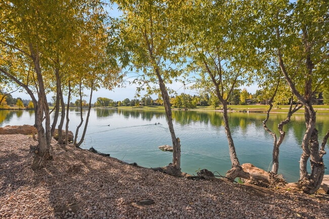 Building Photo - 2650 N Valley View Rd