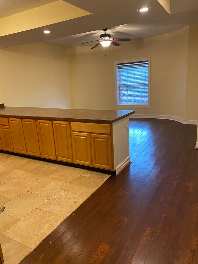 Building Photo - 163 Anderson Pl