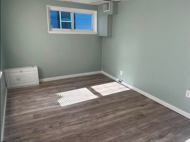 Building Photo - 32 S Bellevue Ave