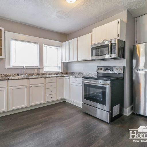 Building Photo - 4 bedrooms in River Park!
