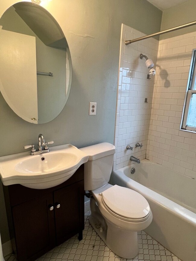 Building Photo - Gorgeous 4 Bedroom East Side Single Family Home!