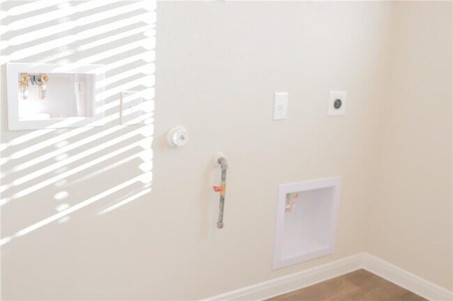 Building Photo - 14015 Macquarie Dr