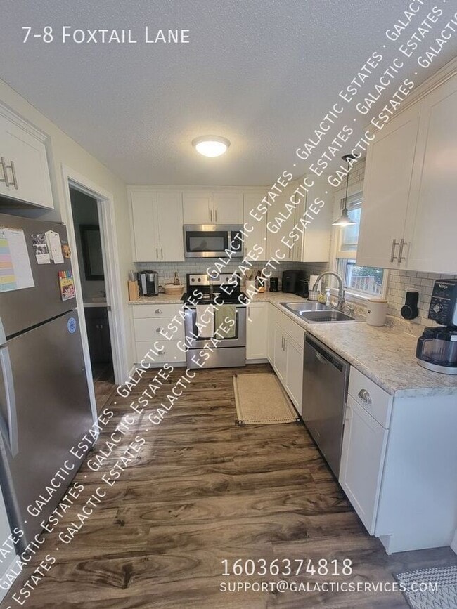 Building Photo - 7-8 Foxtail Lane-