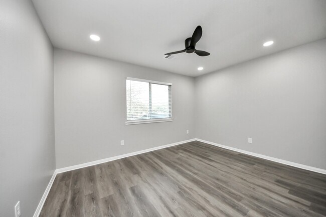 Building Photo - 13111 Porter Meadow Ln