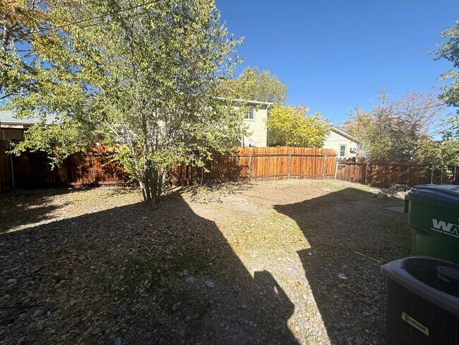 Building Photo - Charming 3-Bedroom Home in Midtown - Avail...
