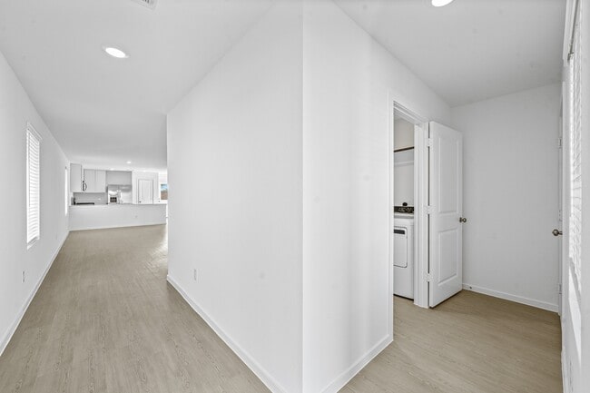 Building Photo - 3033 Dawn Sound Dr