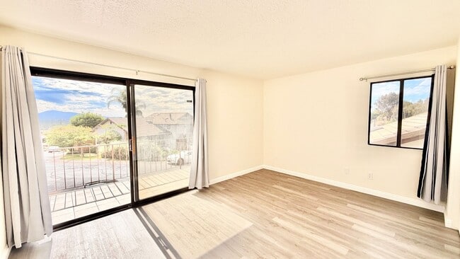 Building Photo - Wonderful Split-level Home with Spacious B...