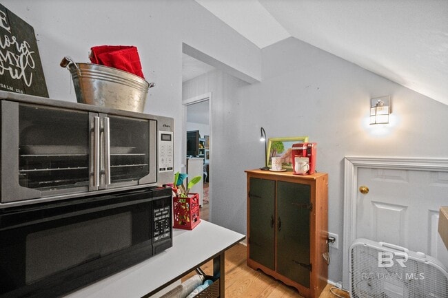 Building Photo - 20971 Bishop Rd