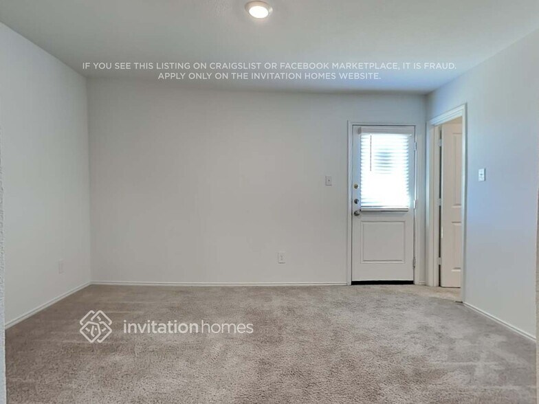 Building Photo - 3200 Crestone Dr