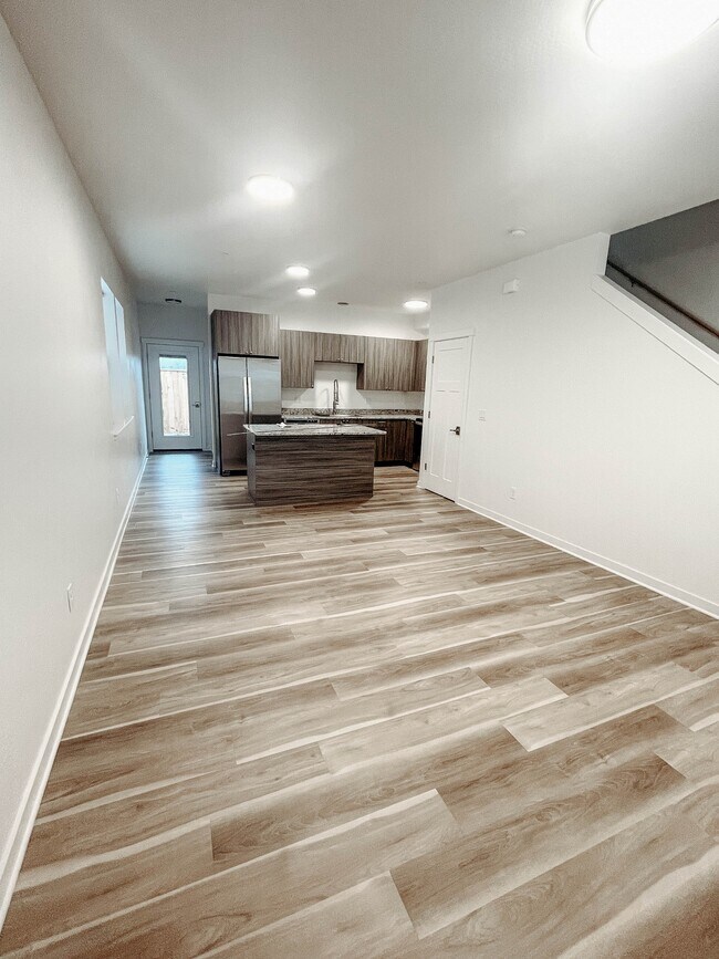 Interior Photo - 441 Talent Ave