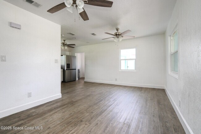 Building Photo - 356 Vesta Cir