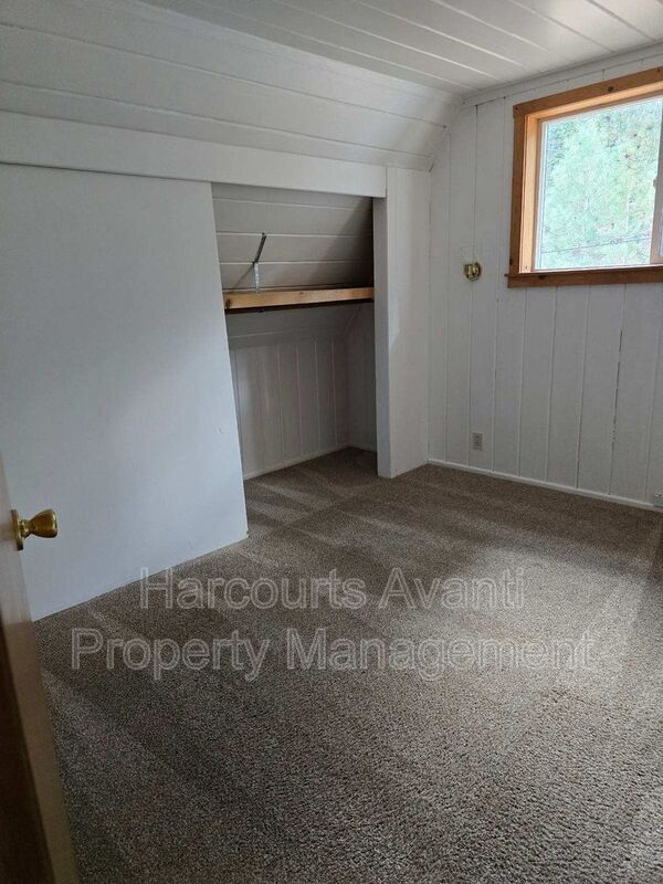 Building Photo - 1701 Old Mammoth Rd