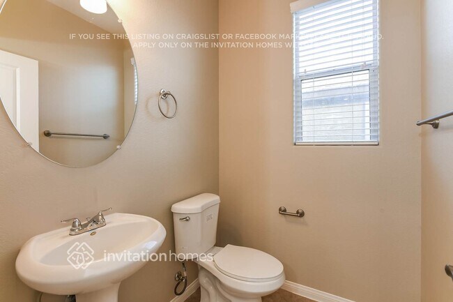 Building Photo - 10018 Pelham Park Ave