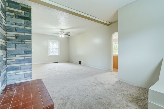 Building Photo - 4539 Dewey Ave