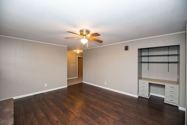 Building Photo - 1712 S Whitcomb St