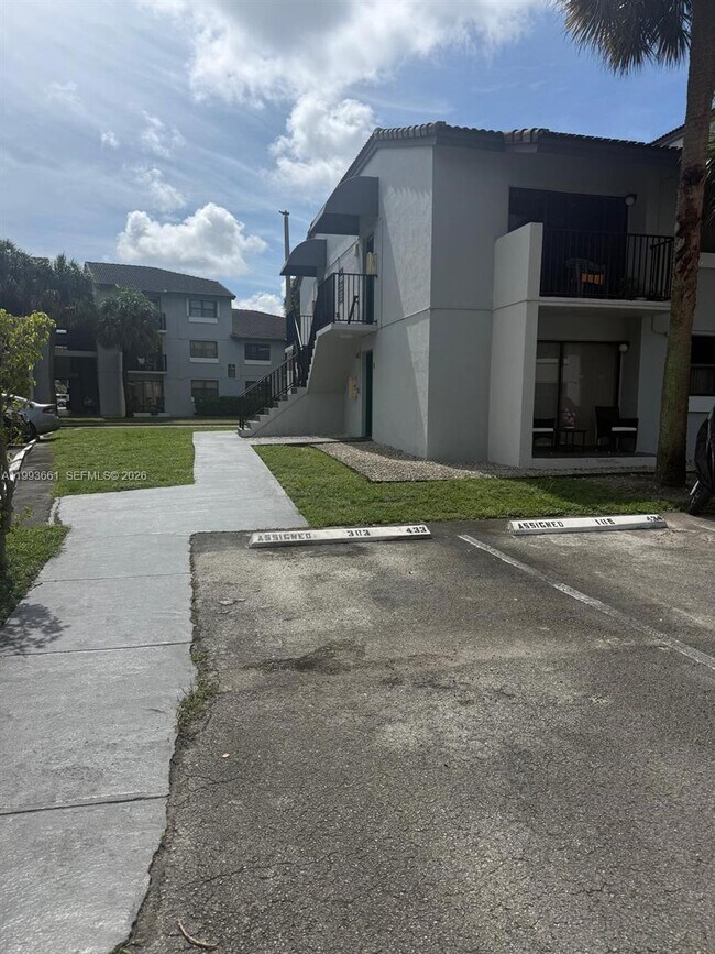 Building Photo - 7501 NW 179th St