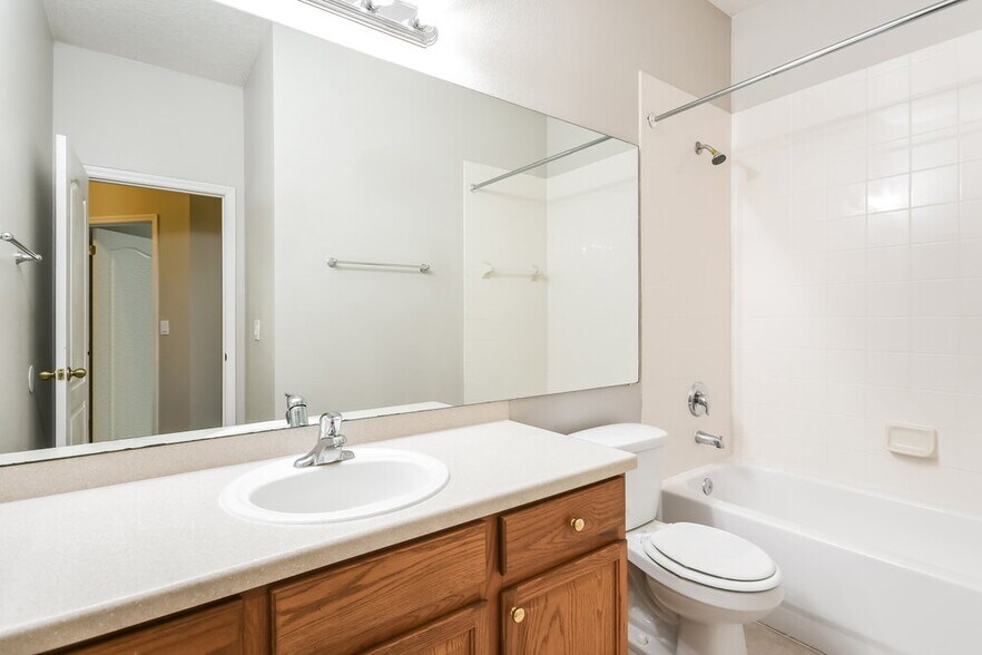 Building Photo - 1249 Kellogg Dr