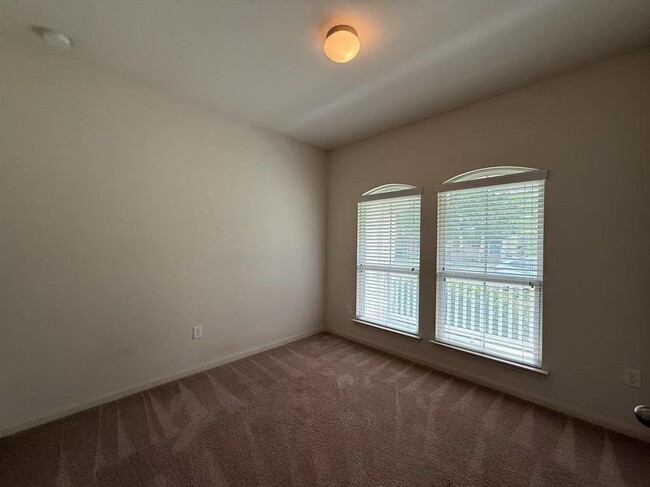 Building Photo - 1604 Colorado Bend Dr
