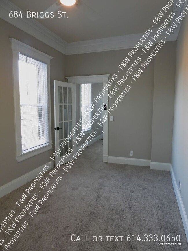 Building Photo - 684 Briggs St