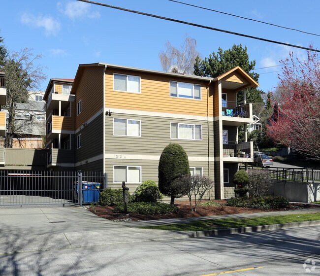 Building Photo - Chen Apartments