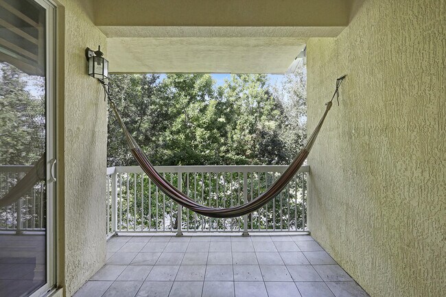 Building Photo - 100 NW 69th Cir