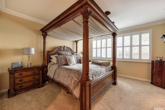 Building Photo - Immaculate Single-Story Home- in Roseville...