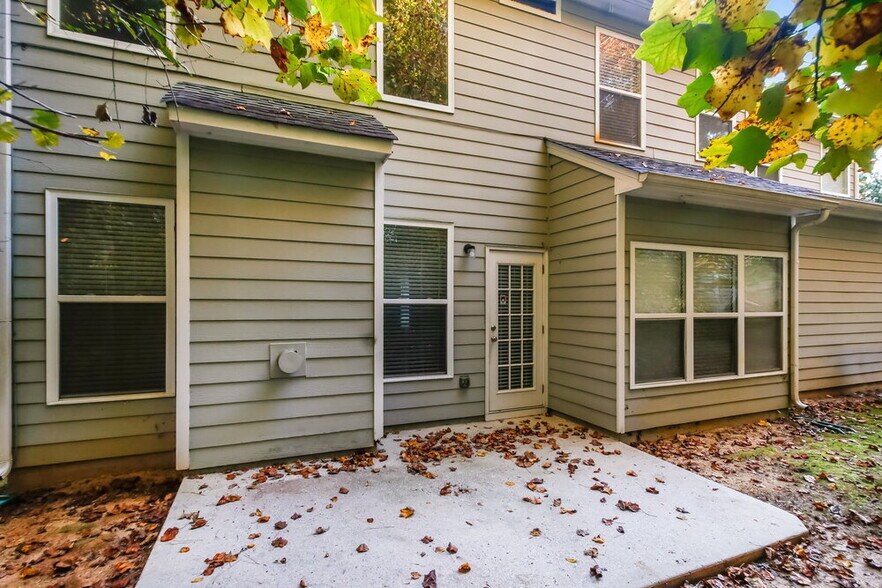 Building Photo - 5402 Somer Mill Rd