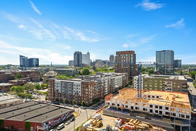 Building Photo - Downtown Raleigh Penthouse with Stunning View
