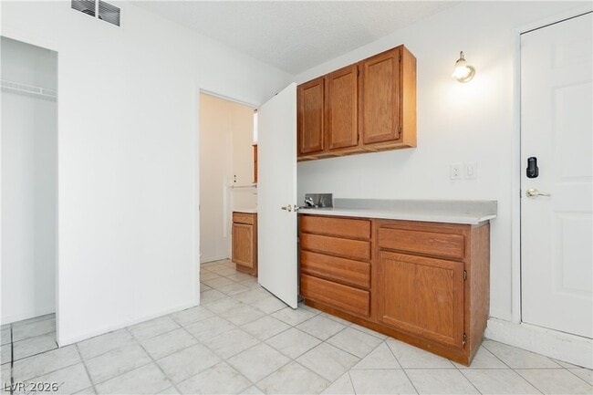 Building Photo - 3969 Manford Cir