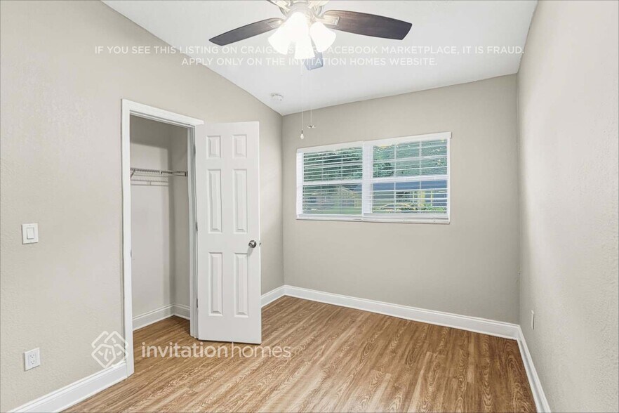 Building Photo - 3621 Sutton Dr