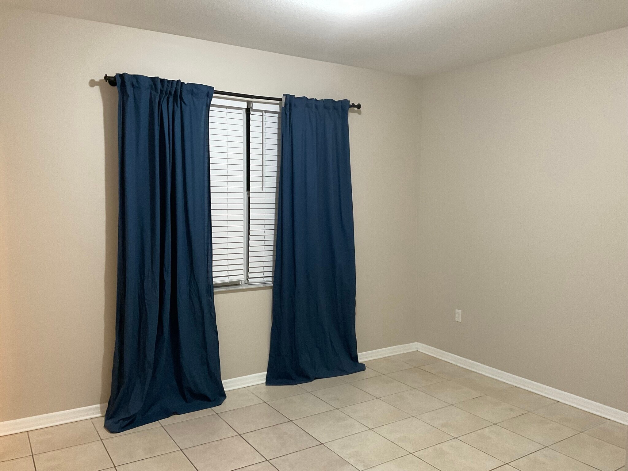 Master king bed room - 11253 Running Pine Dr