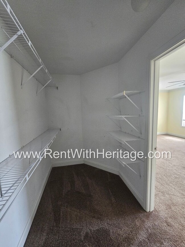 Building Photo - Gorgeous 3Bd / 2Ba Immaculate Townhome / U...