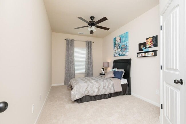 Building Photo - 1856 Hanover W Dr