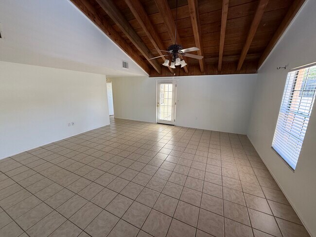 Building Photo - 1211 4th St W