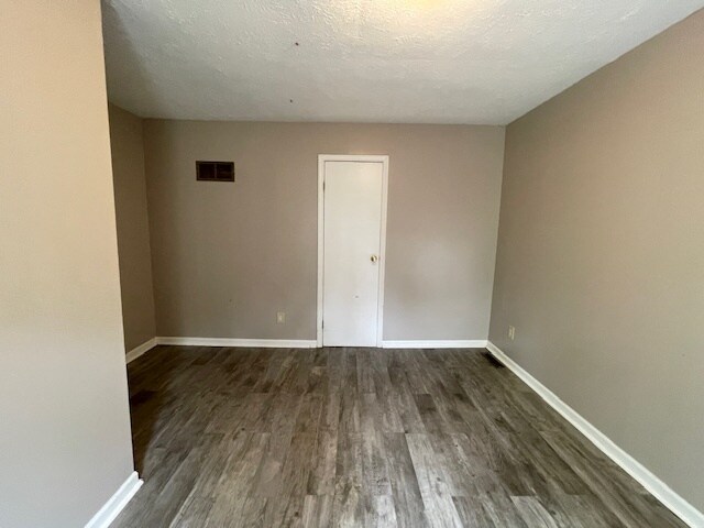 Building Photo - 504 W Navarre St